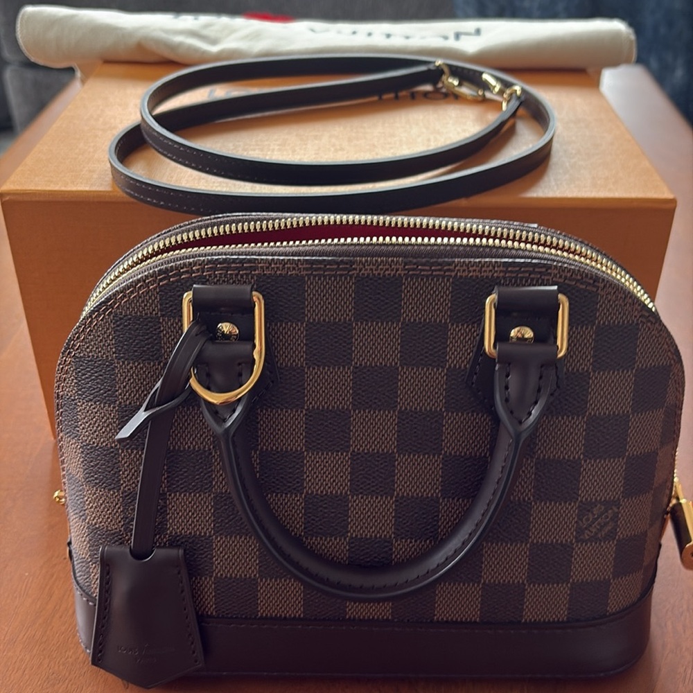 Louis Vuitton Alma BB like new giftable condition - Picture 13 of 16